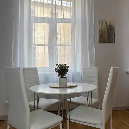 Martina Cozy Blaumana Apartment *